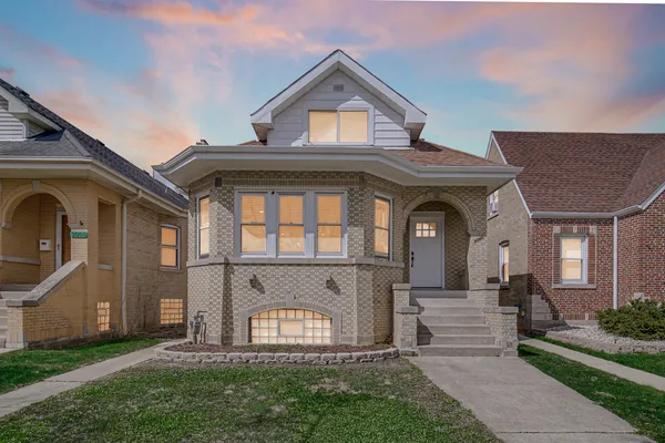 $589,999 | 3010 North Nottingham Avenue, Chicago, IL 60634