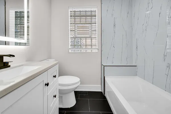 $589,999 | 3010 North Nottingham Avenue, Chicago, IL 60634