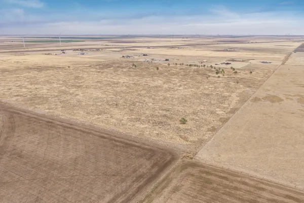 $1,264,000 | 158 County Road 6, Claude, TX 79019