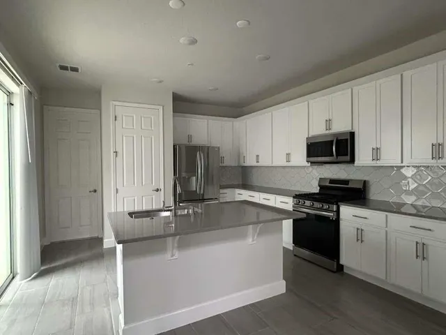 $2,300 | Undisclosed Address, DeBary, FL 32713