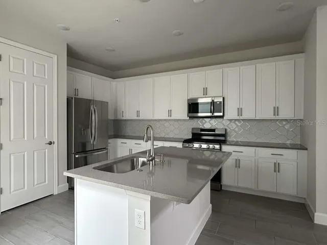 $2,300 | Undisclosed Address, DeBary, FL 32713