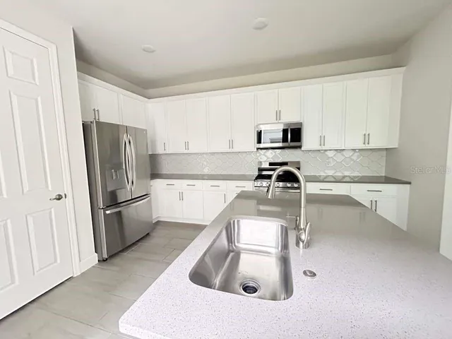 $2,300 | Undisclosed Address, DeBary, FL 32713