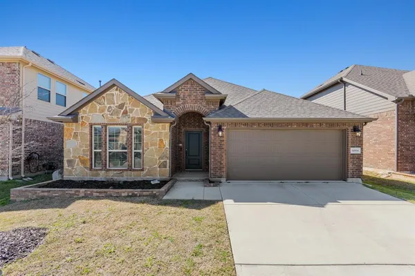 $2,400 | 11004 Blaze Street, Aubrey, TX 76227