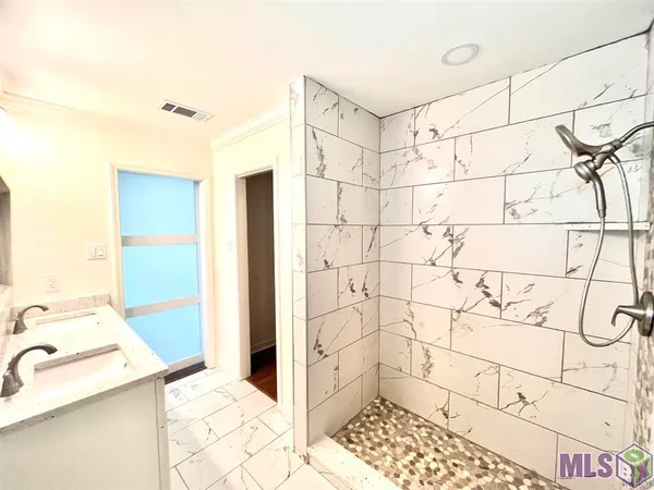 $2,100 | 2152 Firewood Drive, Baton Rouge, LA 70816