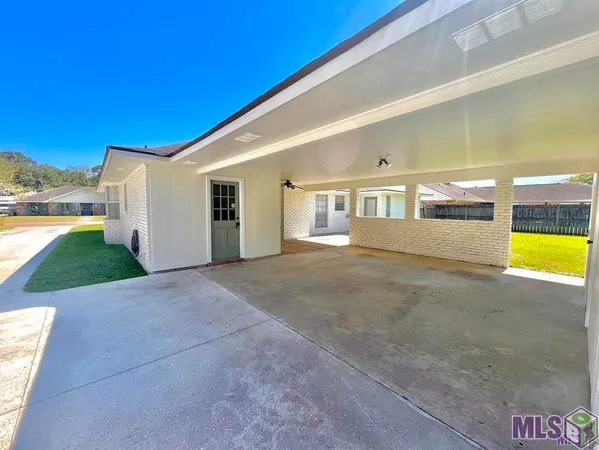 $2,100 | 2152 Firewood Drive, Baton Rouge, LA 70816