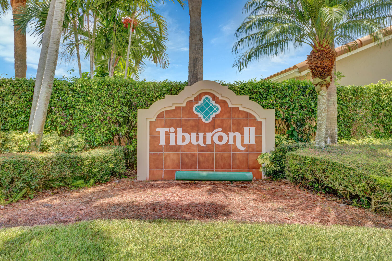 21615 Altamira Avenue Boca Raton, FL 33433 - Photo 3 of 13 21615-1