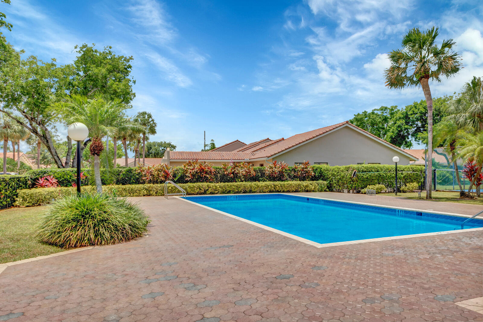 21615 Altamira Avenue Boca Raton, FL 33433 - Photo 4 of 13 21615-2
