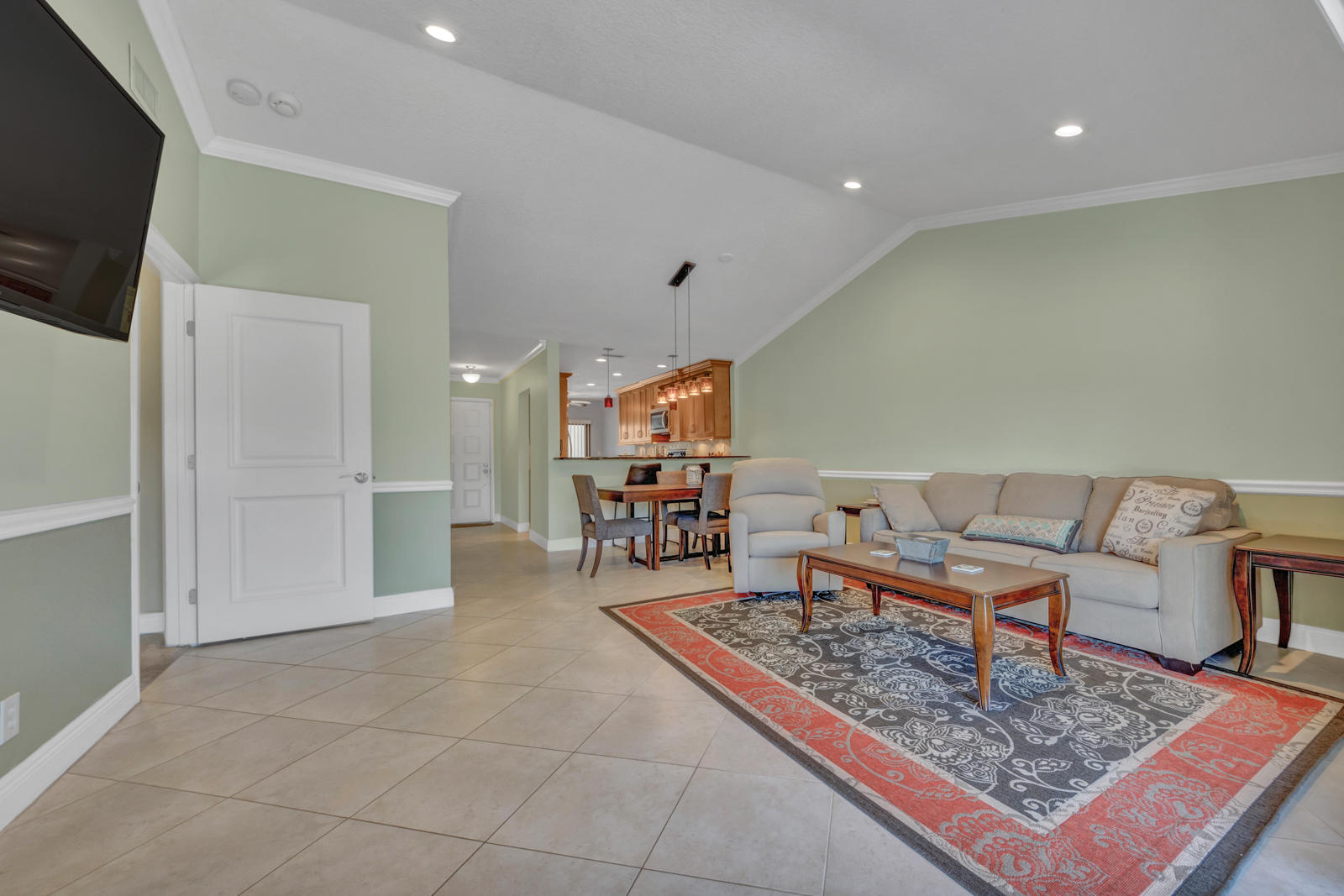 21615 Altamira Avenue Boca Raton, FL 33433 - Photo 6 of 13 21615-27