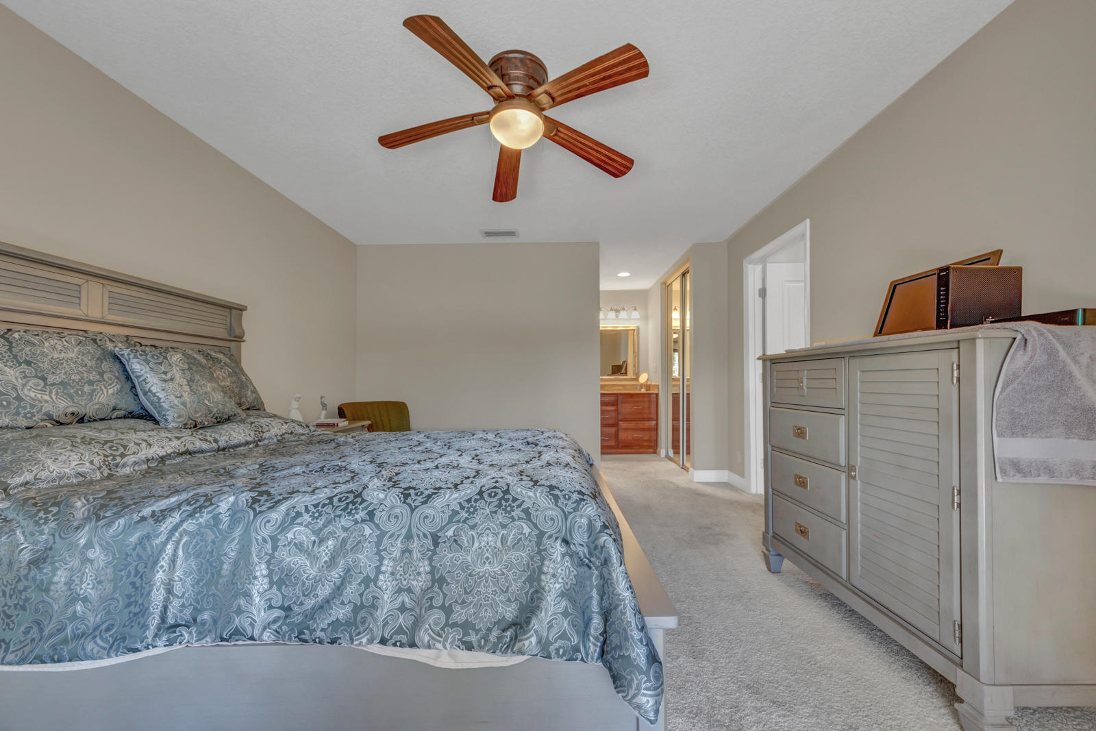 21615 Altamira Avenue Boca Raton, FL 33433 - Photo 8 of 13 21615-35