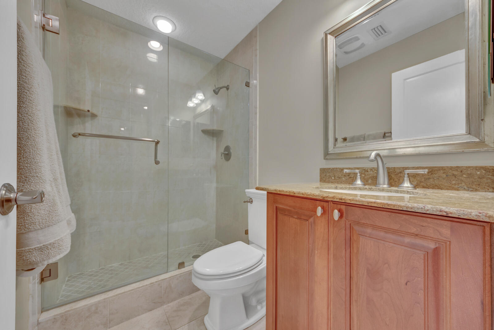 21615 Altamira Avenue Boca Raton, FL 33433 - Photo 9 of 13 21615-39