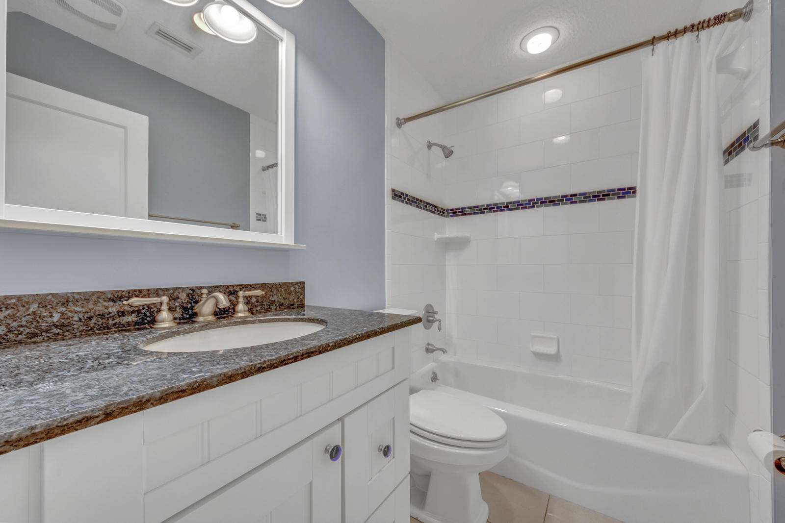 21615 Altamira Avenue Boca Raton, FL 33433 - Photo 10 of 13 21615-45