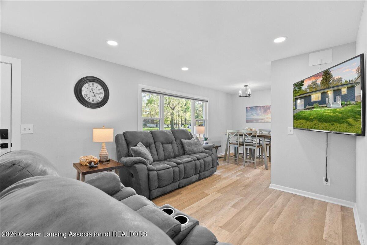 4522 Arden Road Lansing, MI 48917 - Photo 5 of 30 28-Media Jett - 26
