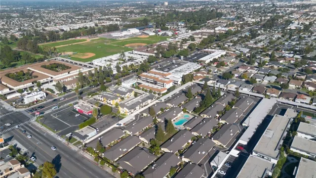 $569,000 | 134 South Magnolia Avenue, Unit 4C, Anaheim, CA 92805