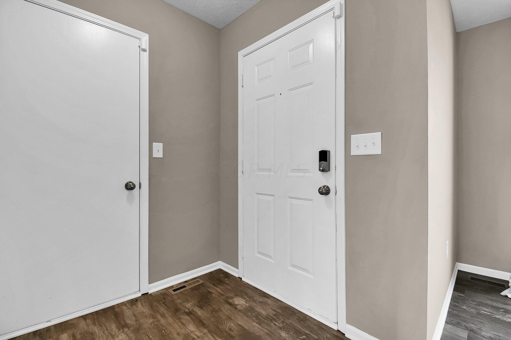 2829 Raphael Drive Columbus, OH 43232 - Photo 15 of 34 .