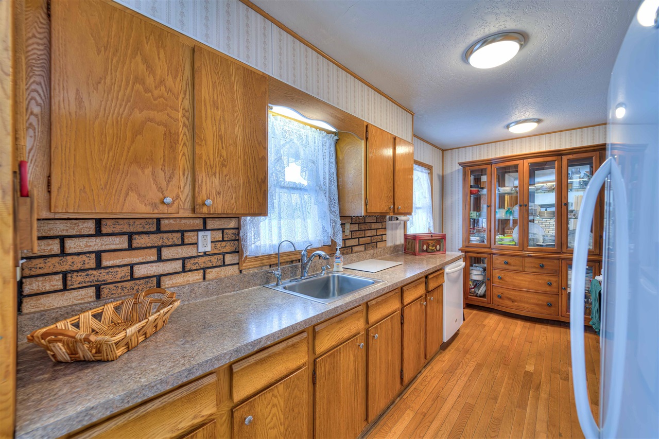 6072 Coon Hill Road Jackson, MI 49201 - Photo 8 of 26