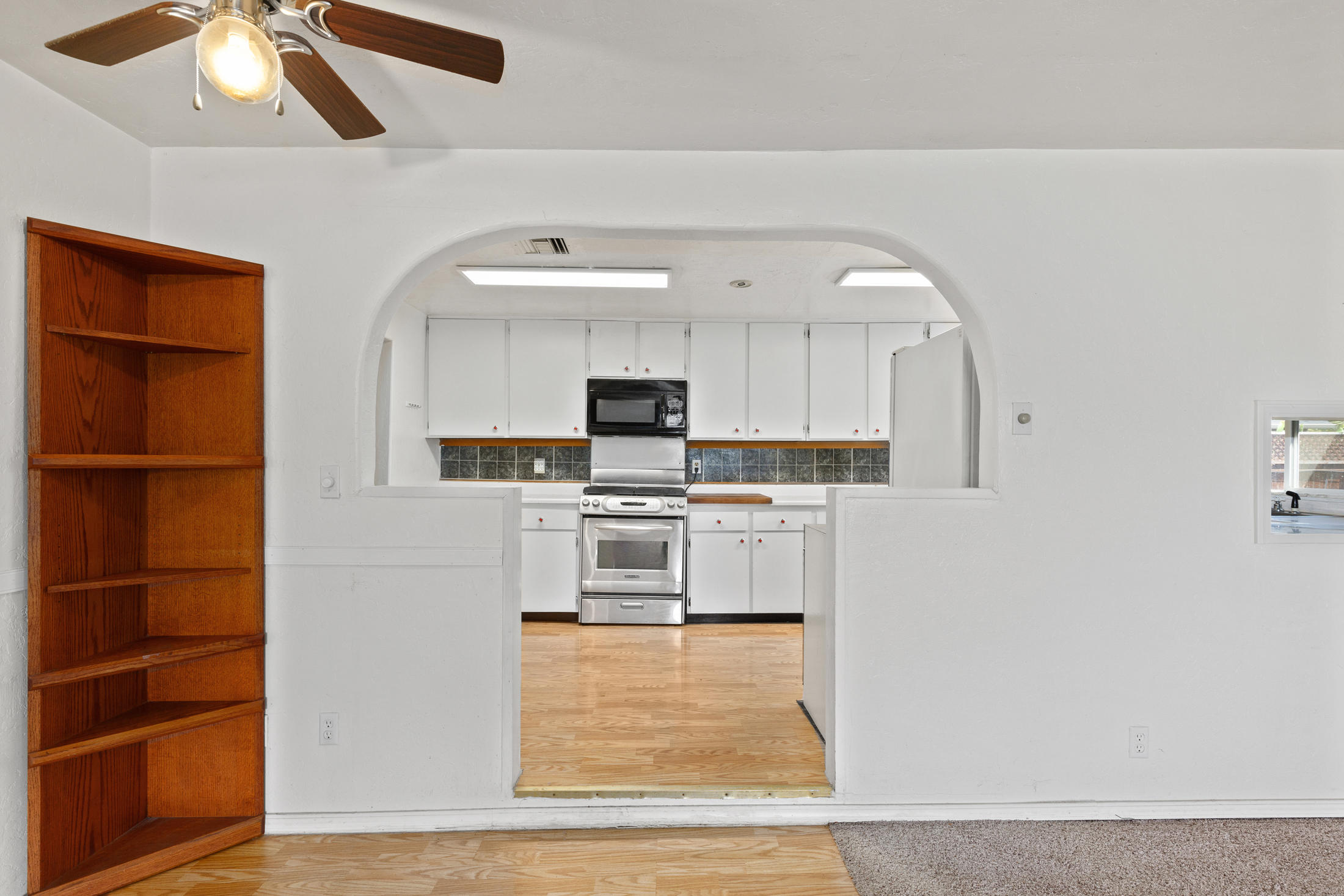 2488 Leonard Road Grants Pass, OR 97527 - Photo 18 of 37 Kitchen view from Dining Room area to Living Room