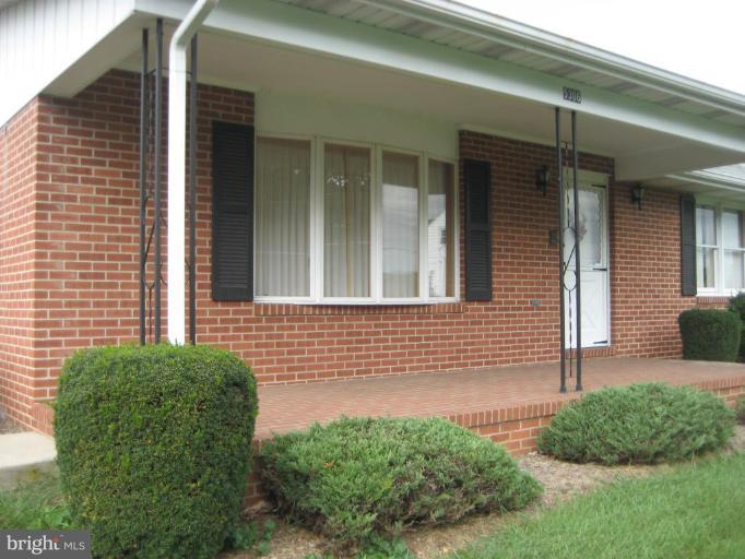 5306 Ridge Road Mount Airy, MD 21771 - Photo 12 of 14 Porch