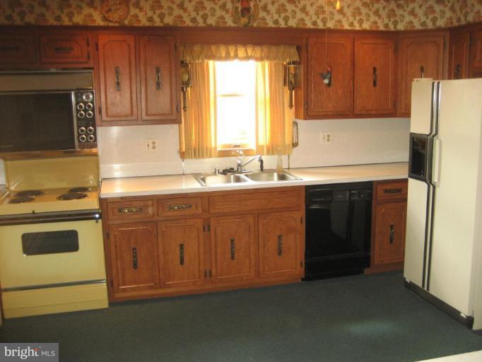 5306 Ridge Road Mount Airy, MD 21771 - Photo 4 of 14 Kitchen