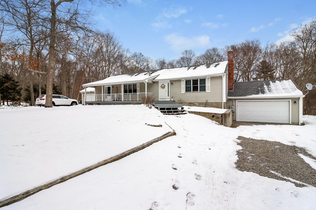 26 Colonial Way Rehoboth, MA 02769 - Photo 3 of 18 Gallery Image 3