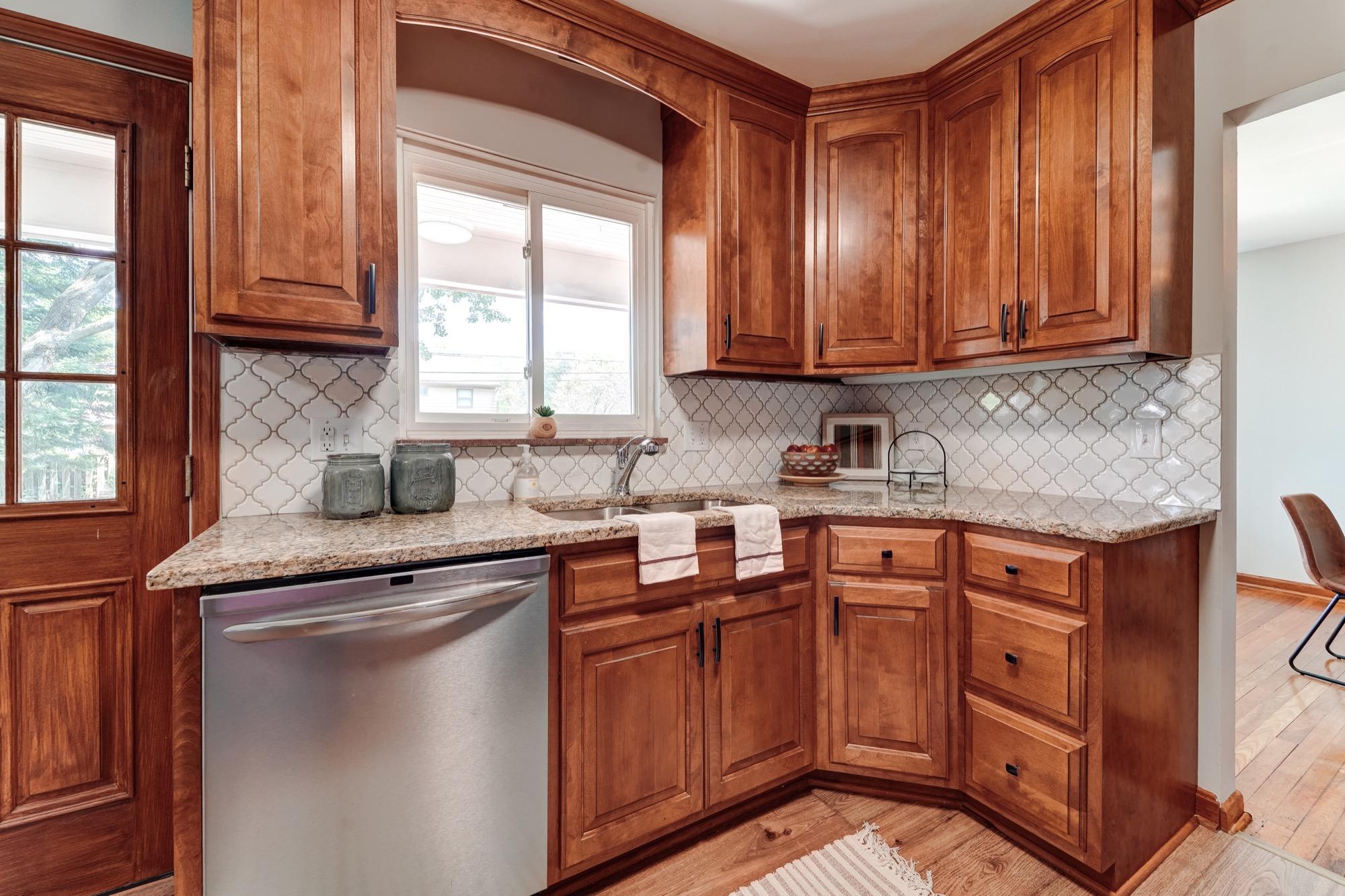 3970 Mountview Road Columbus, OH 43220 - Photo 11 of 35