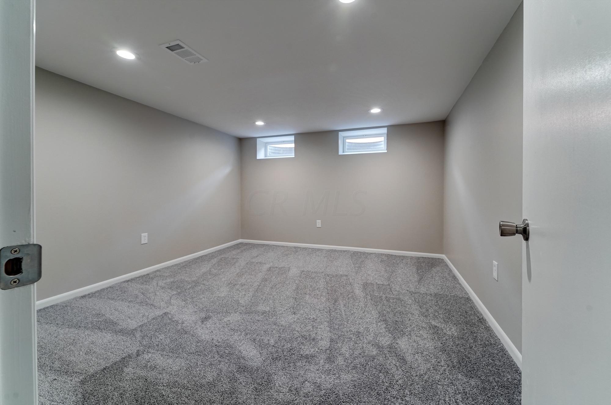 3970 Mountview Road Columbus, OH 43220 - Photo 24 of 35