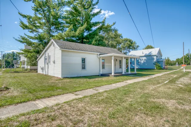 $128,088 | 116 East 8th Street, Evart, MI 49631