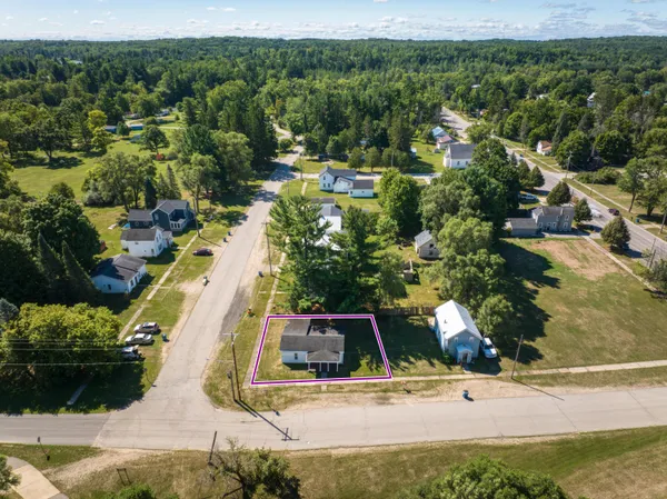 $136,088 | 116 East 8th Street, Evart, MI 49631