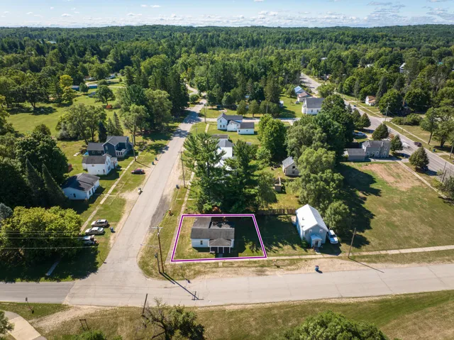 $128,088 | 116 East 8th Street, Evart, MI 49631