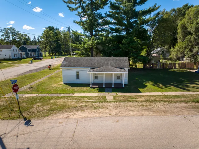 $128,088 | 116 East 8th Street, Evart, MI 49631