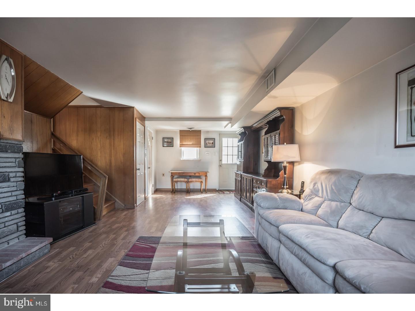 1015 Twist Road Philadelphia, PA 19115 - Photo 11 of 19 Family Room