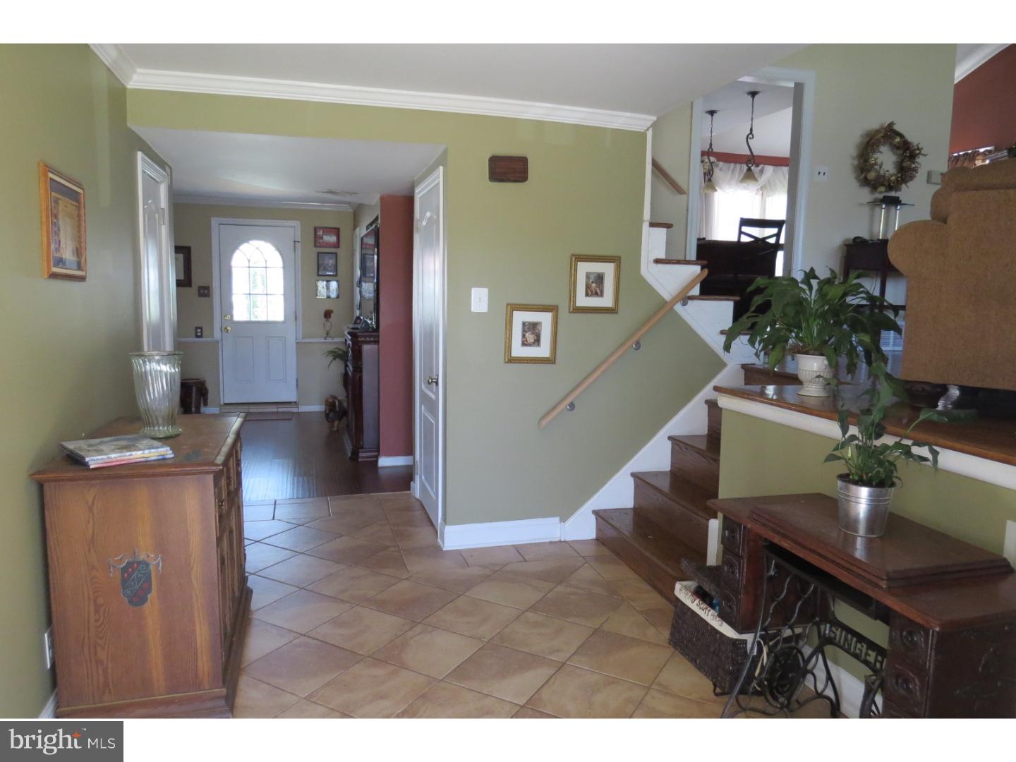 9733 Morefield Road Philadelphia, PA 19115 - Photo 2 of 25