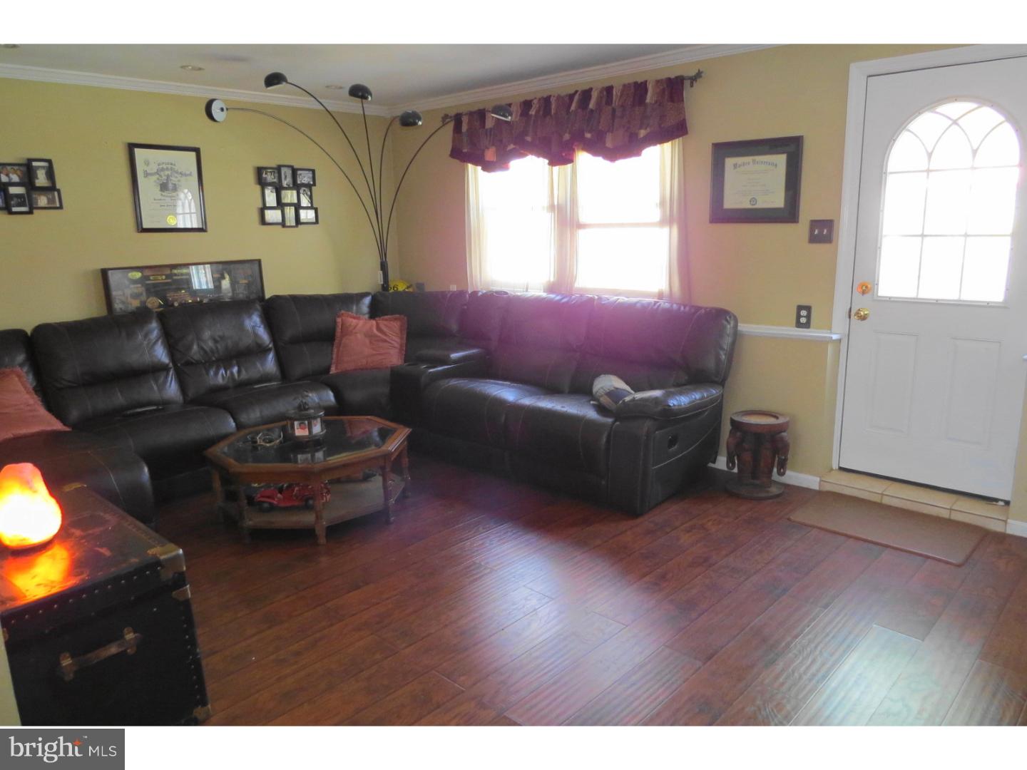 9733 Morefield Road Philadelphia, PA 19115 - Photo 11 of 25