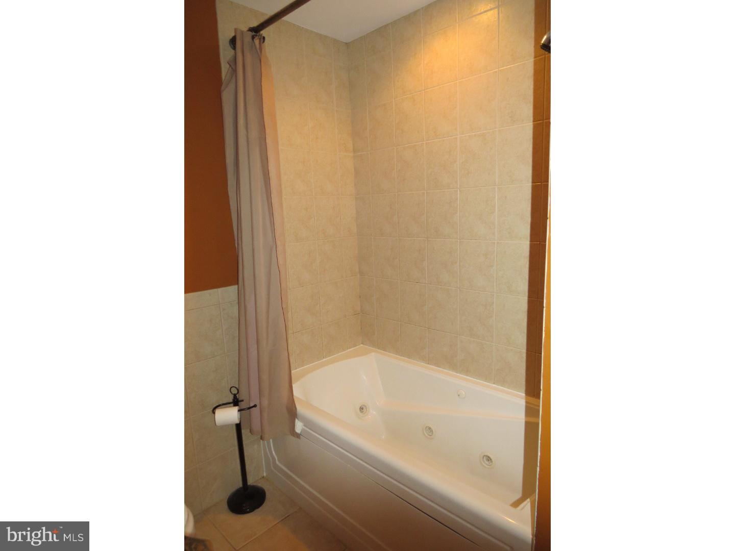 9733 Morefield Road Philadelphia, PA 19115 - Photo 17 of 25