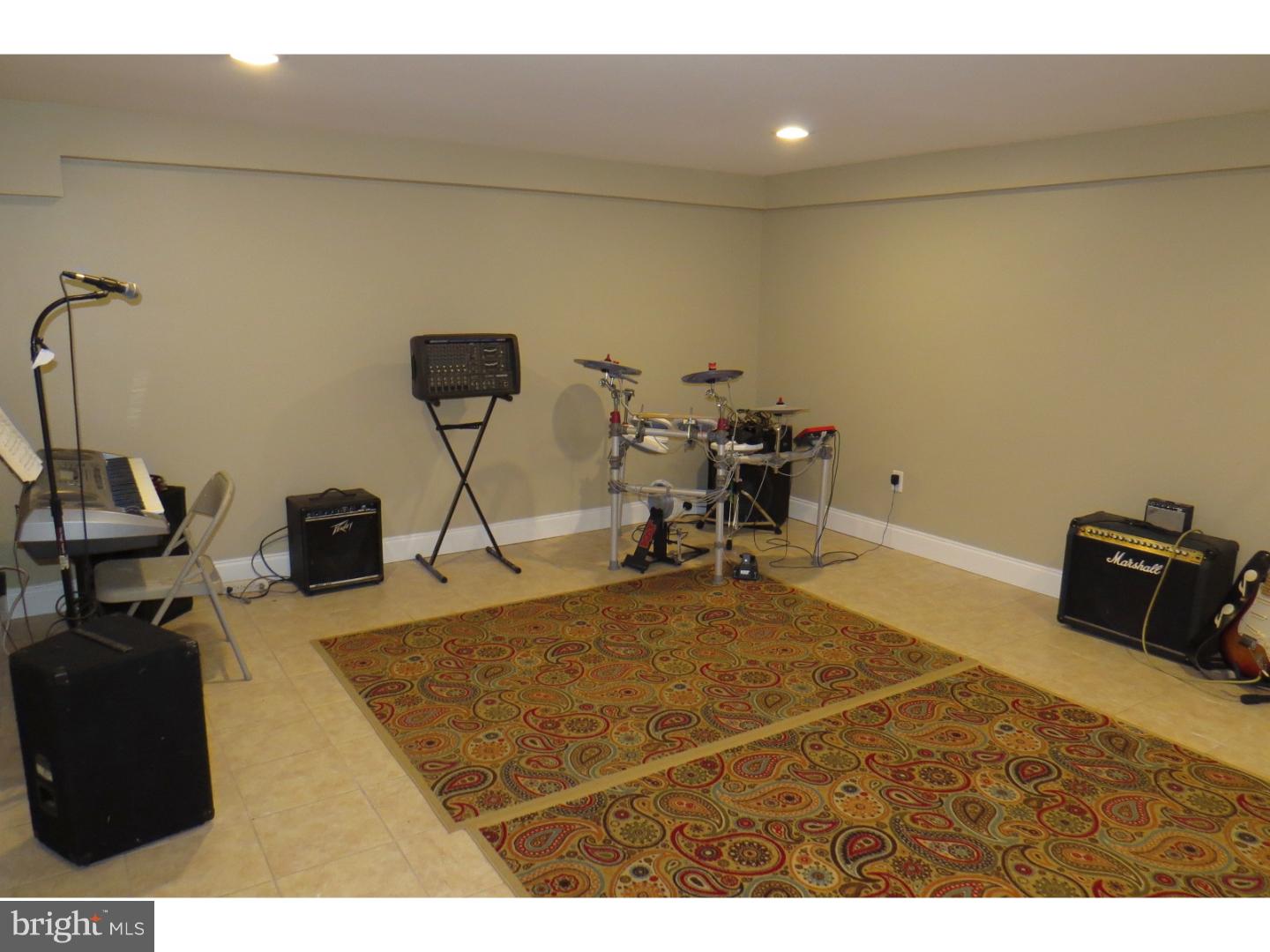 9733 Morefield Road Philadelphia, PA 19115 - Photo 22 of 25