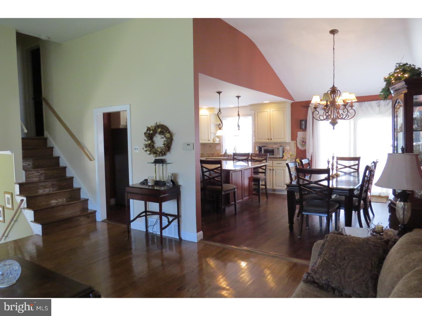 9733 Morefield Road Philadelphia, PA 19115 - Photo 5 of 25