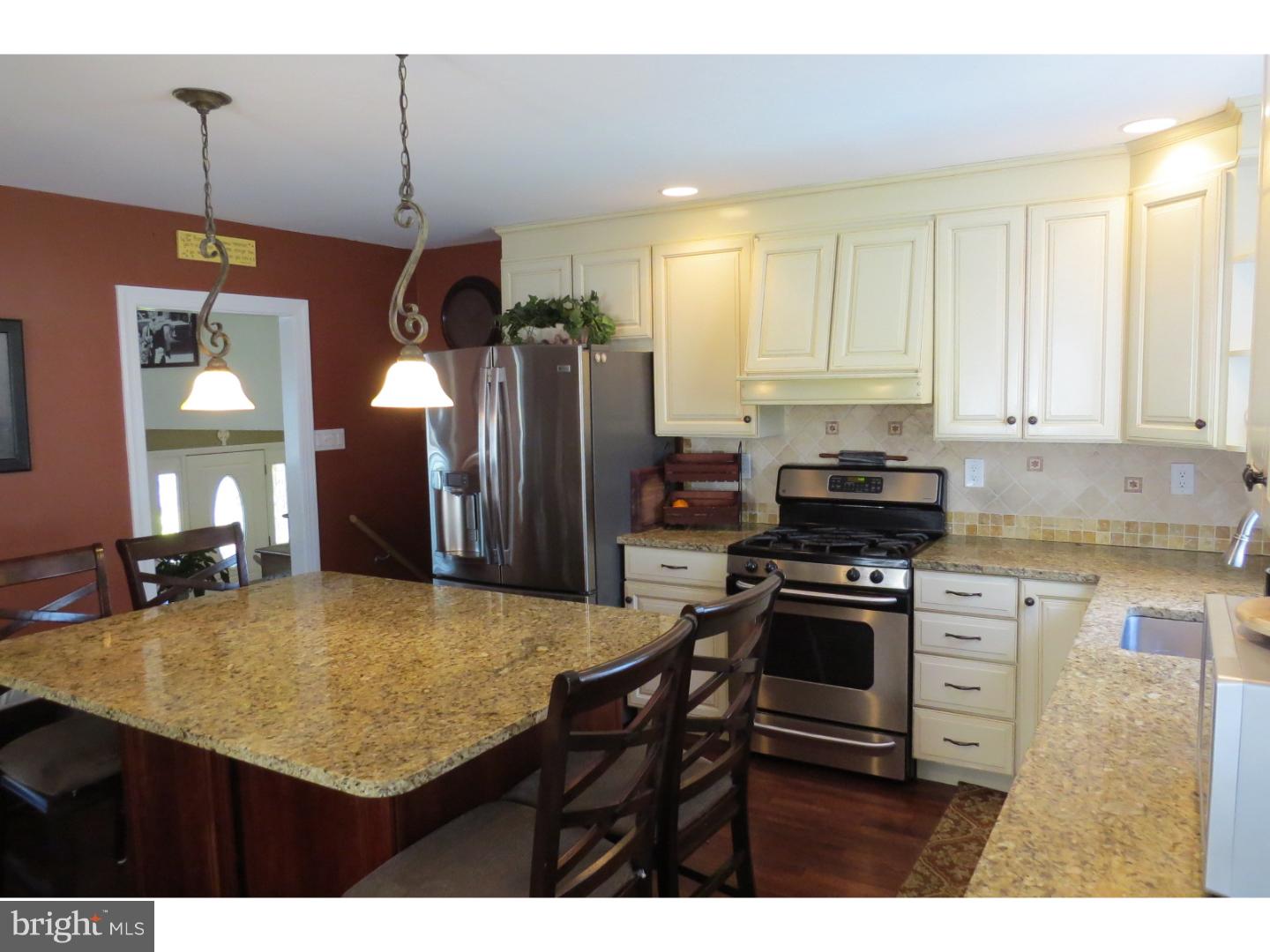 9733 Morefield Road Philadelphia, PA 19115 - Photo 10 of 25