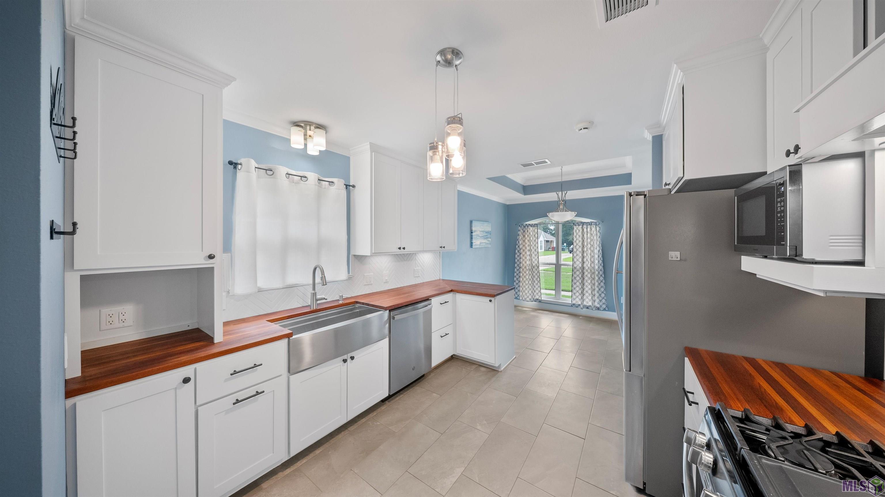 8077 Carlton Roberts Boulevard Denham Springs, LA 70726 - Photo 3 of 13