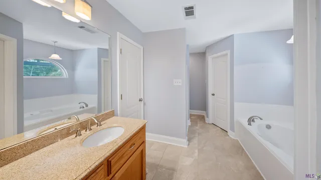 $1,800 | 8077 Carlton Roberts Boulevard, Denham Springs, LA 70726