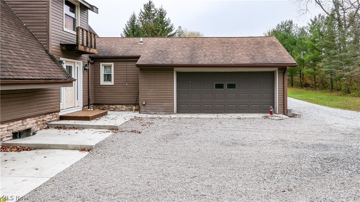 12549 Aquilla Road Chardon, OH 44024 - Photo 4 of 35 Gallery Image 4