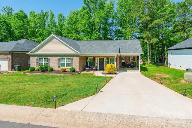 $325,000 | 137 Ole Eastpointe Drive, York, SC 29745