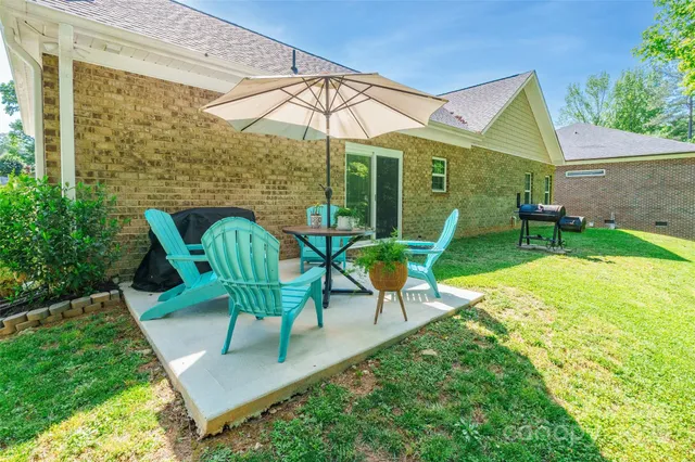 $325,000 | 137 Ole Eastpointe Drive, York, SC 29745