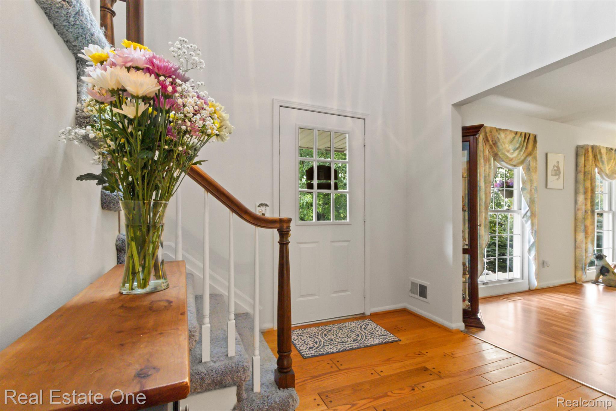 909 Ravine Terrace Court Rochester, MI 48307 - Photo 5 of 50 Gallery Image 5