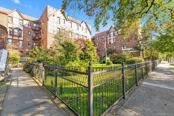 $295,000 | 160-15 Powells Cove Boulevard, Unit C202 | Beechhurst