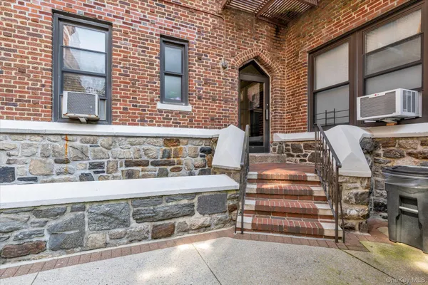 $295,000 | 160-15 Powells Cove Boulevard, Unit C202 | Beechhurst