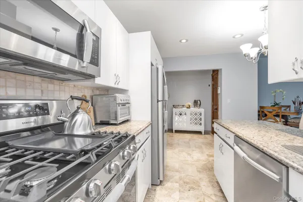 $295,000 | 160-15 Powells Cove Boulevard, Unit C202 | Beechhurst