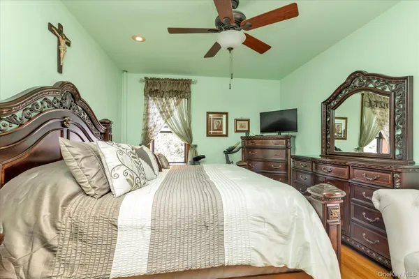 $295,000 | 160-15 Powells Cove Boulevard, Unit C202 | Beechhurst