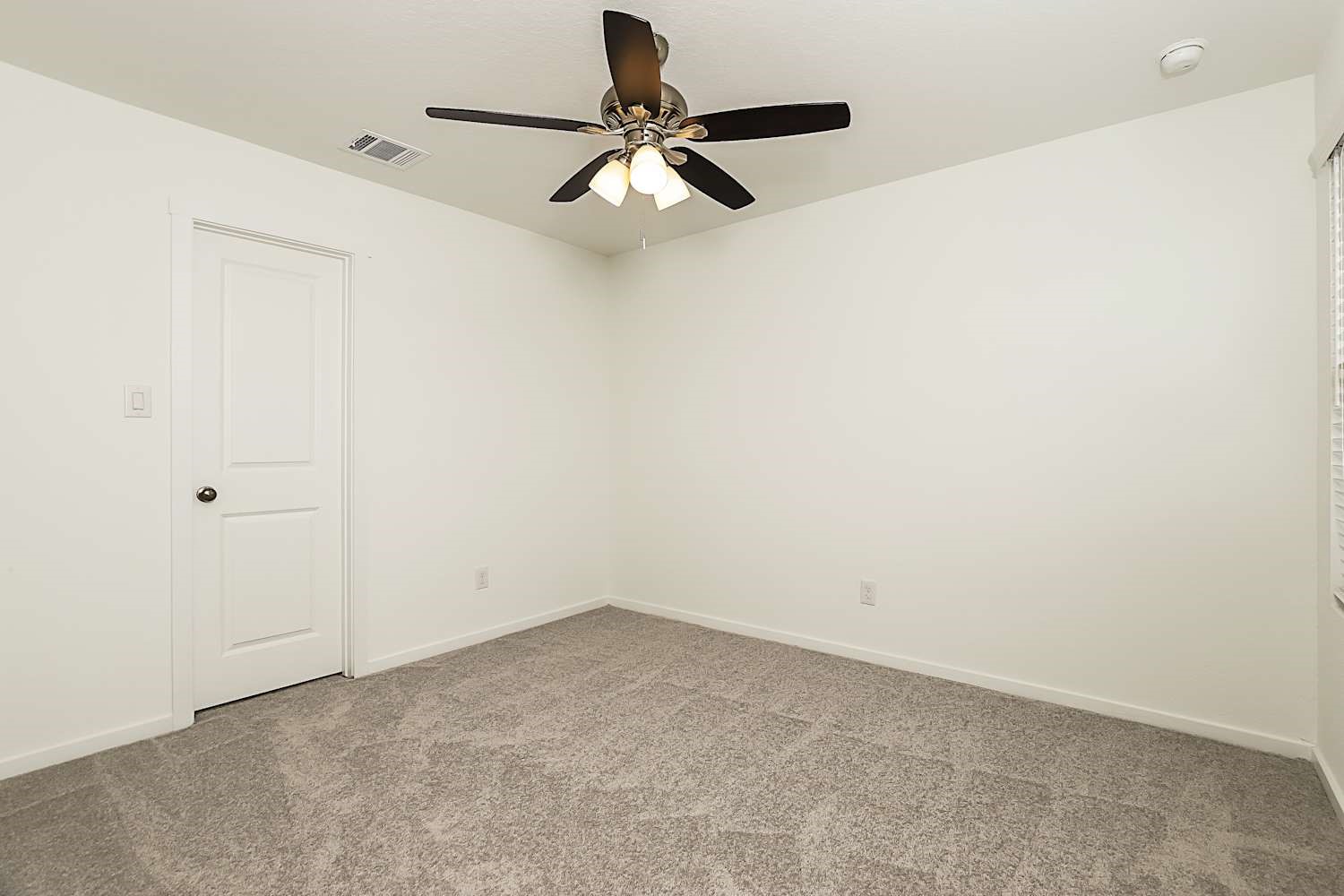 14420 Jenson Creek San Antonio, TX 78245 - Photo 14 of 16