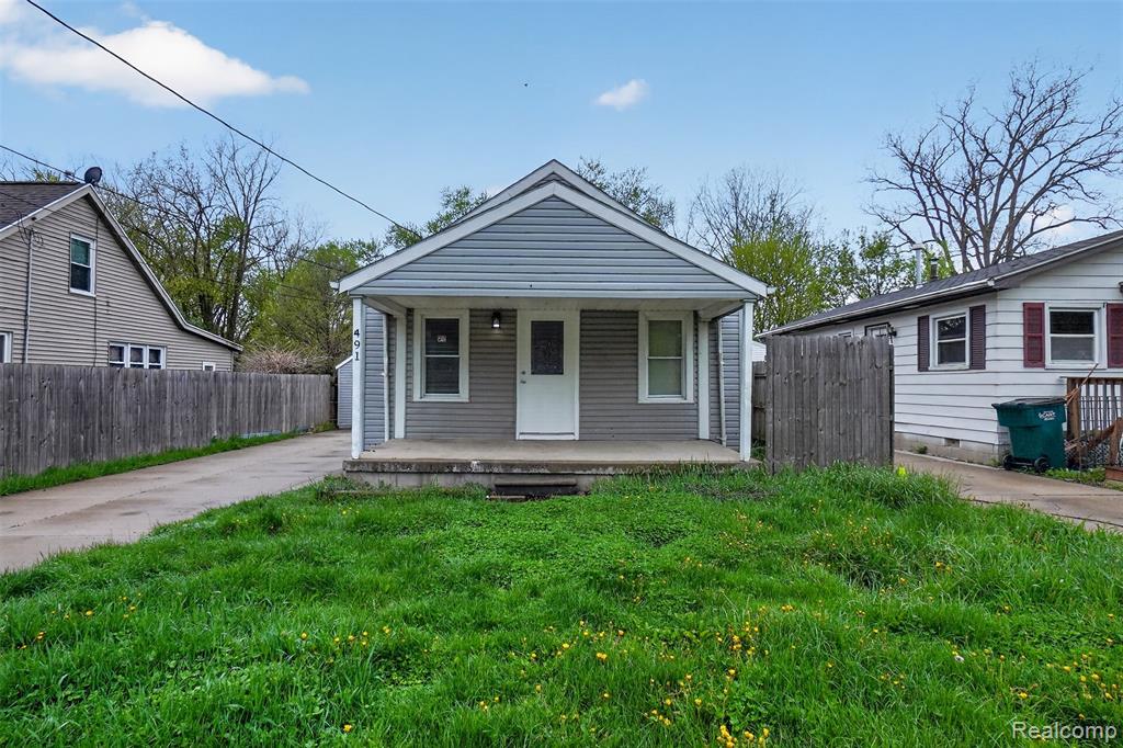 4910 Hughes Road Lansing, MI 48910 - Photo 3 of 27