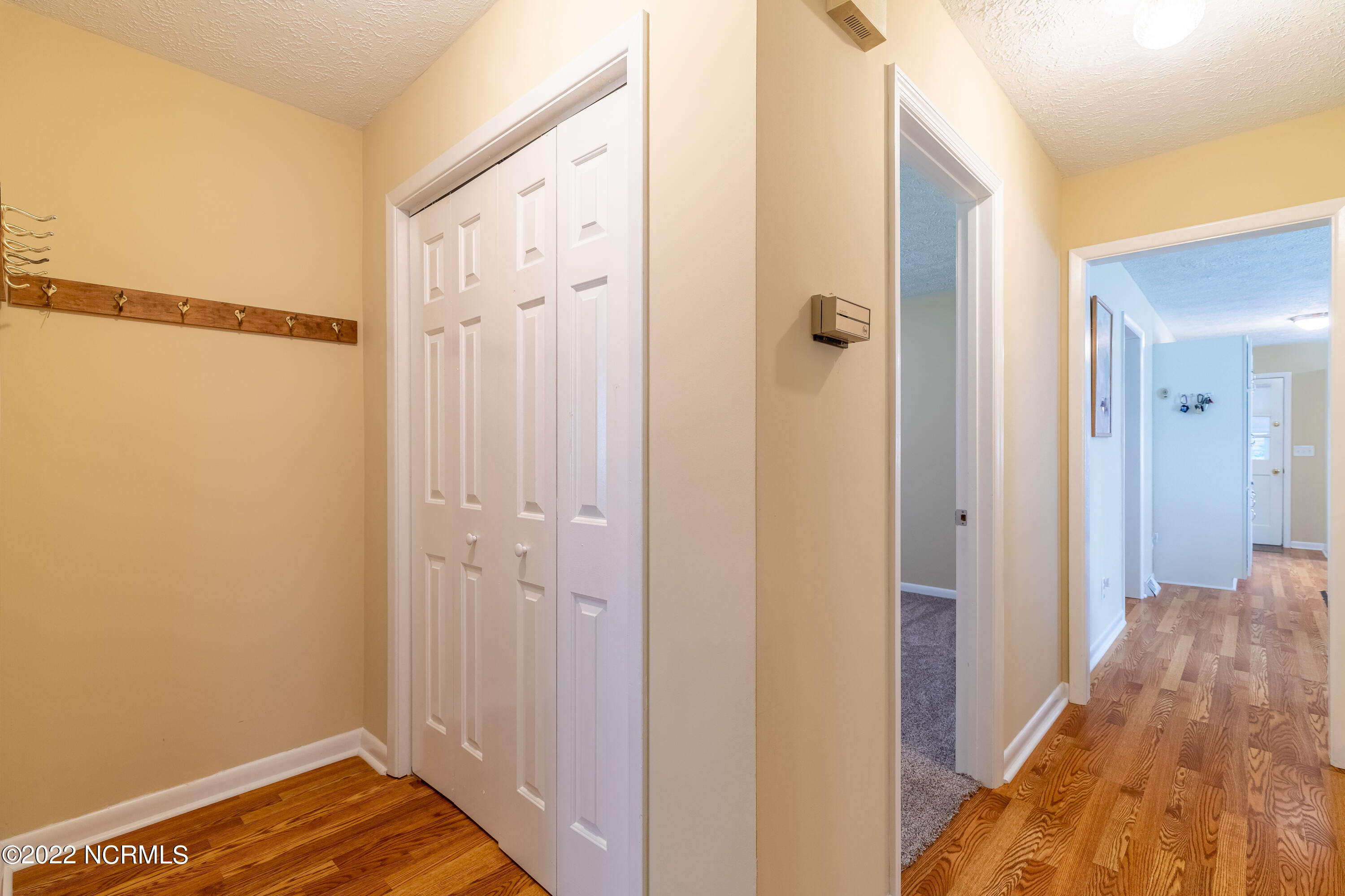 1006 Kings Landing Road Hampstead, NC 28443 - Photo 31 of 51 Hallway