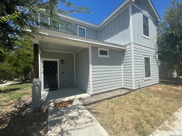 $1,595 | 418 Lockhart Street, San Antonio, TX 78202